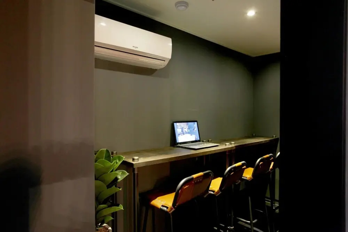 Yaja Gangnam Nonhyeon