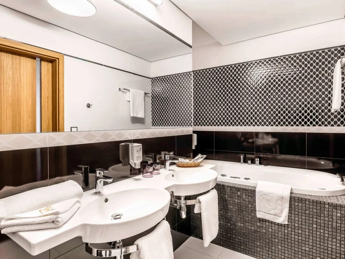 Mercure Wiazowna Brant