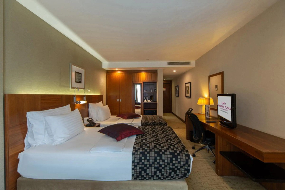 Отель Swissotel Al Murooj Dubai