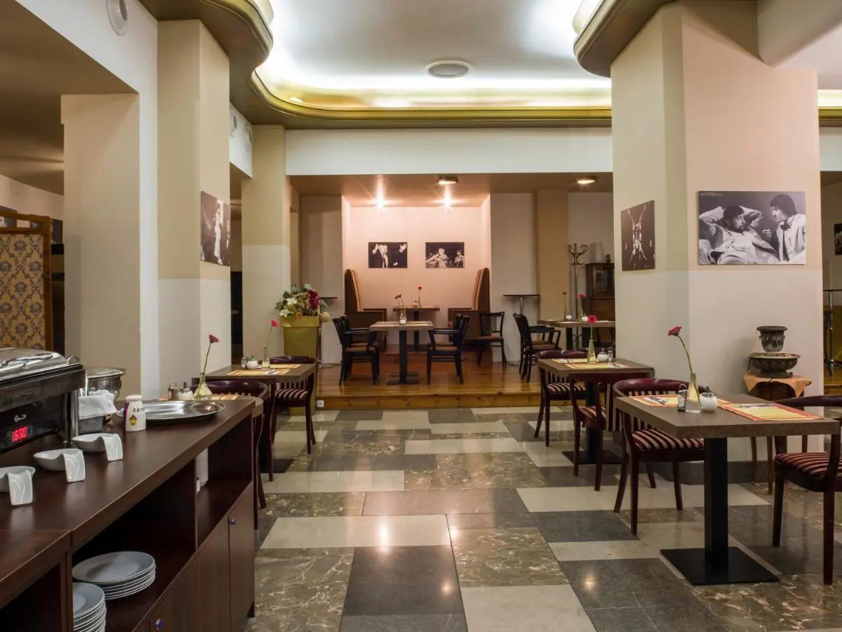 EA Hotel Rokoko