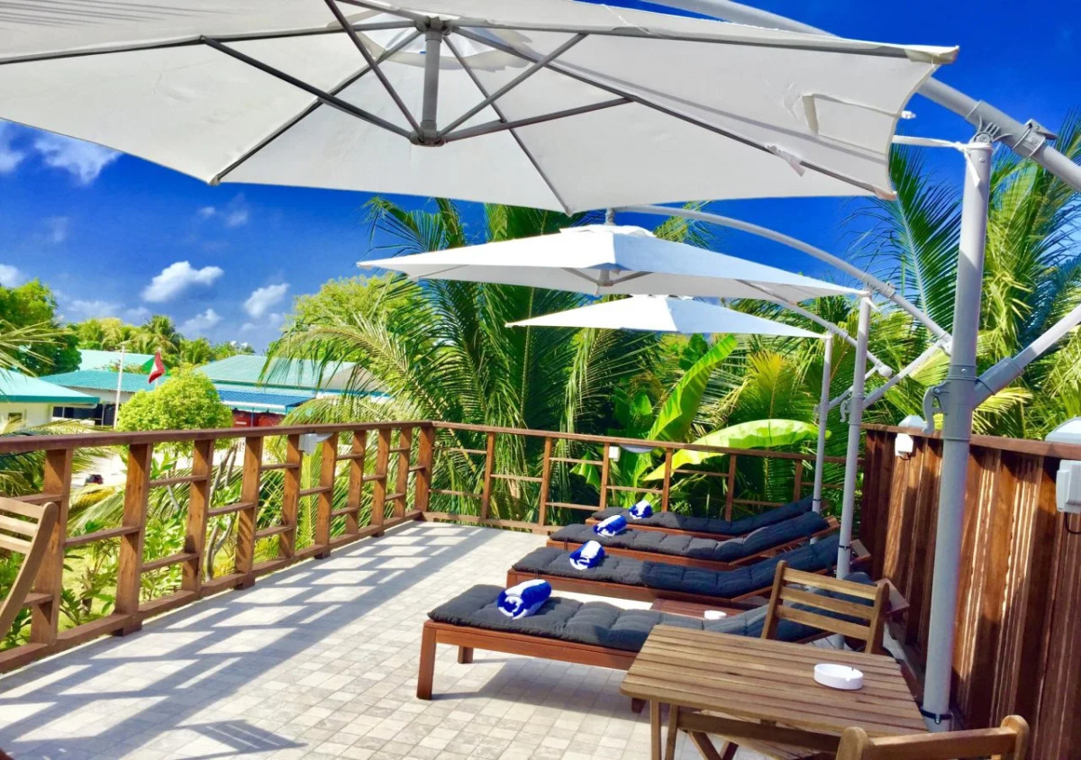 Отель Ithaa Inn Kamadhoo