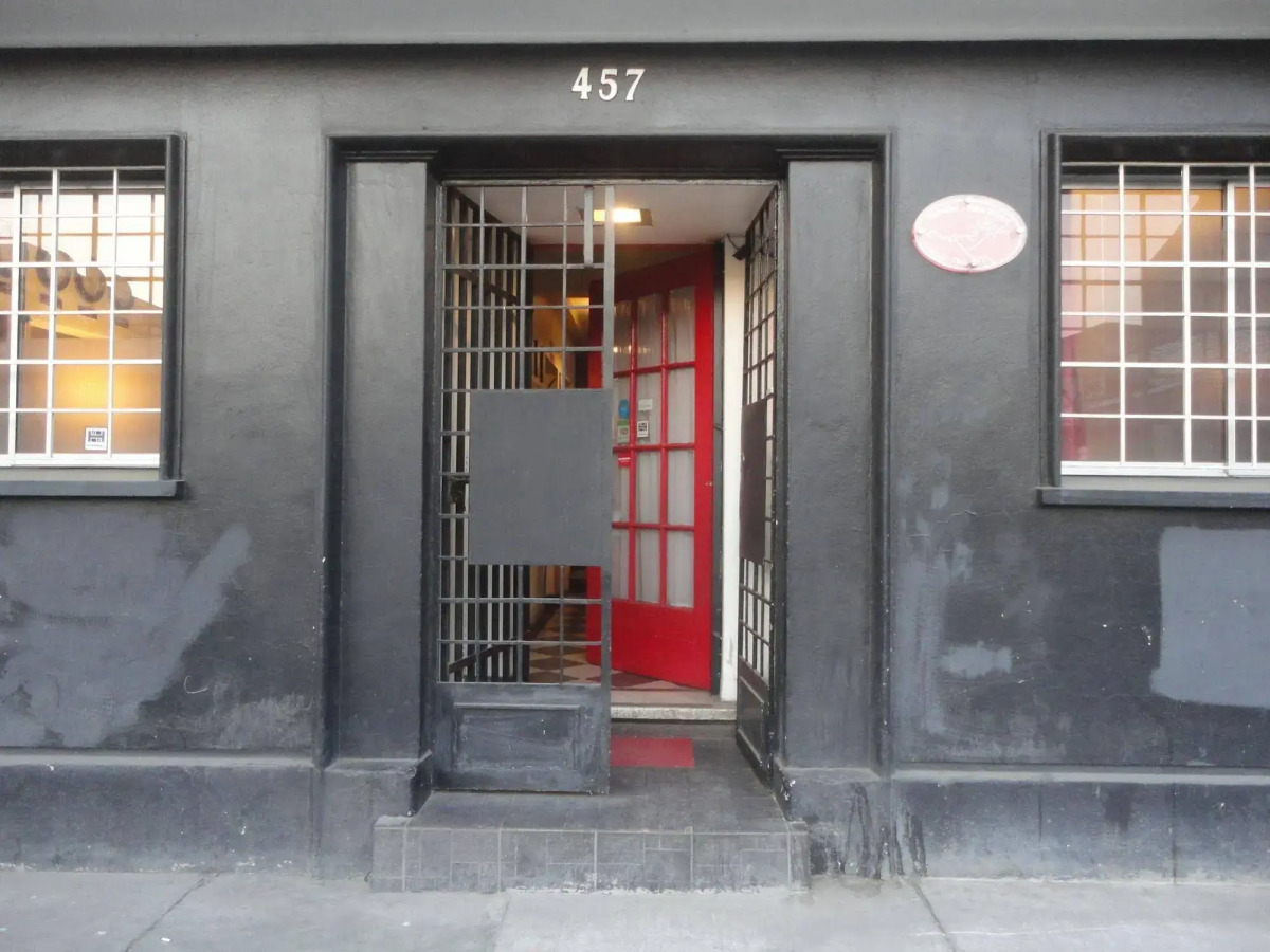 Travellers Place Hostel