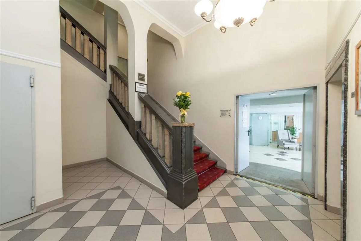 Отель East City