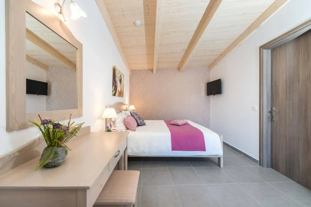 Sea View Village - Studios & Apartments