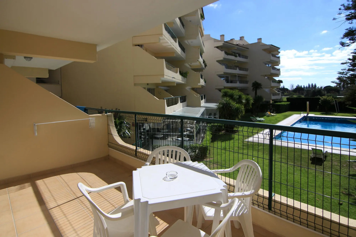 Parque Mourabel, Oasis Village, Pe do Lago