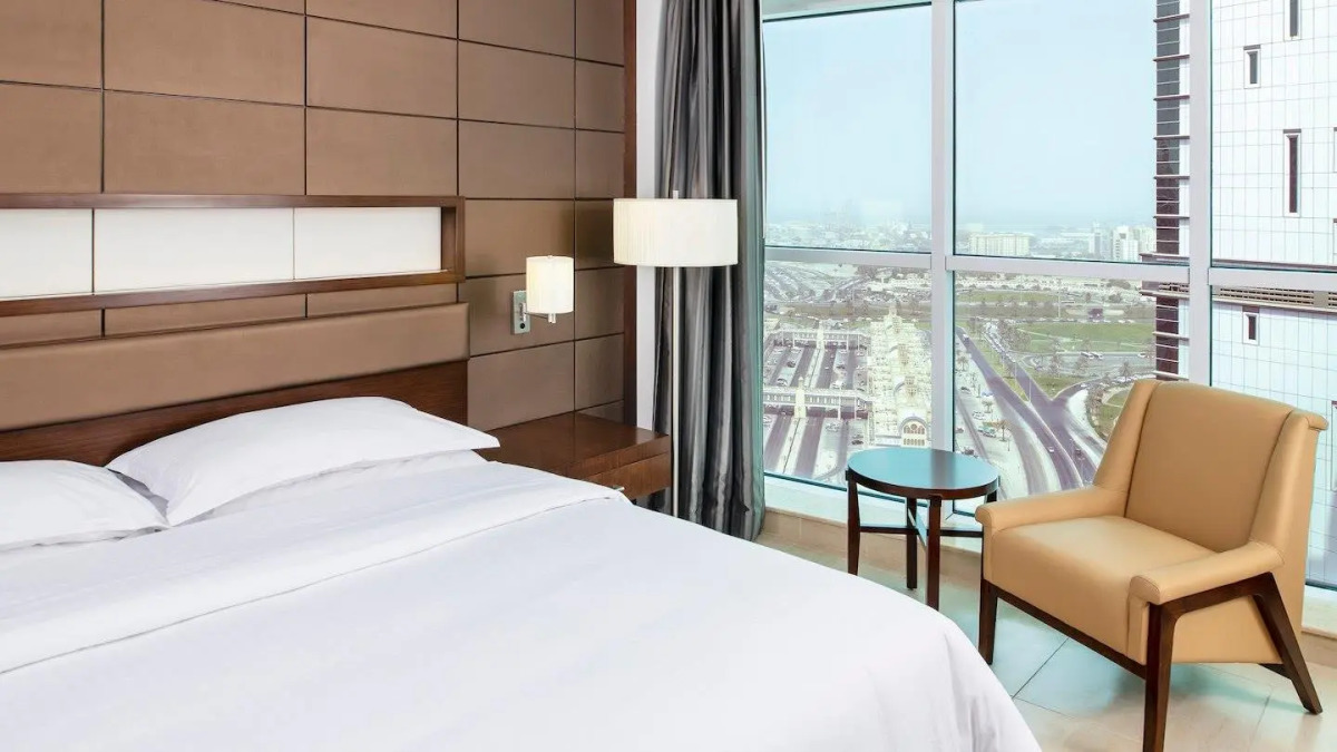 Отель Four Points by Sheraton Sharjah