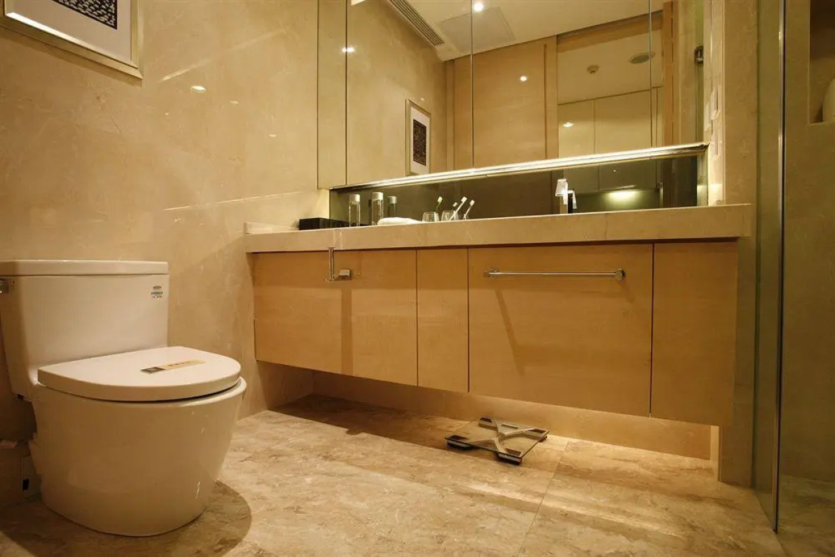 Silin Residence Poly World Trading Center