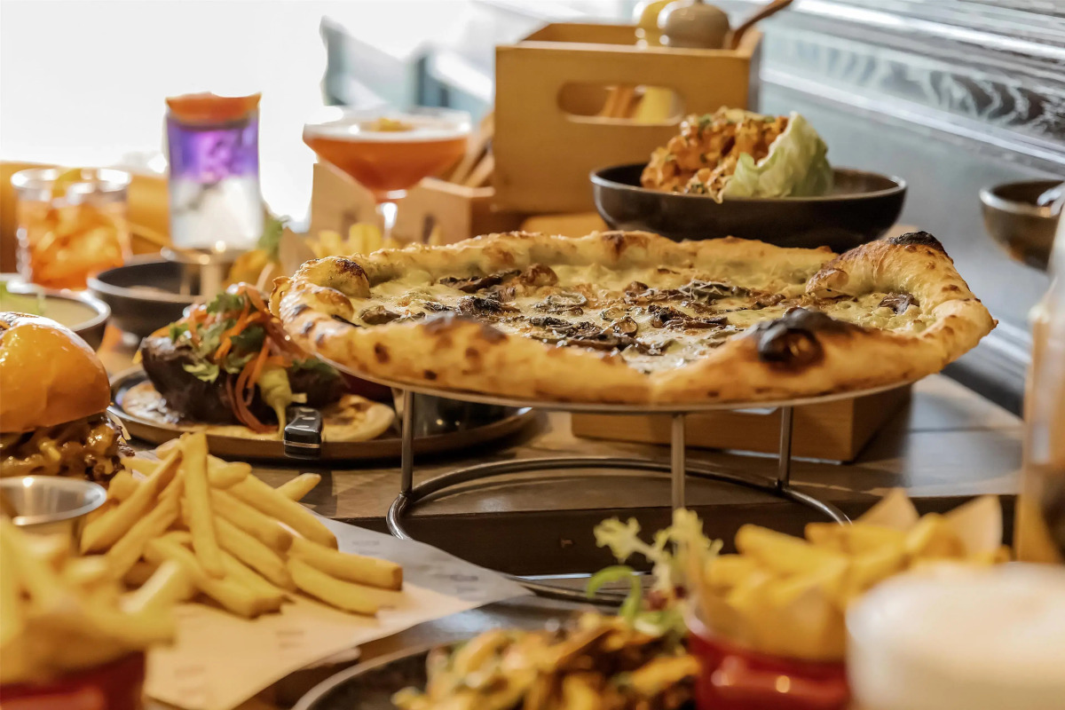 Отель Radisson Blu Hotel, Dubai Canal View