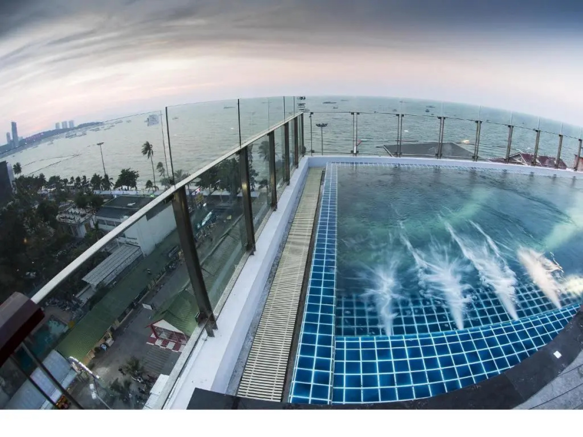 Serenotel Pattaya Beach Front