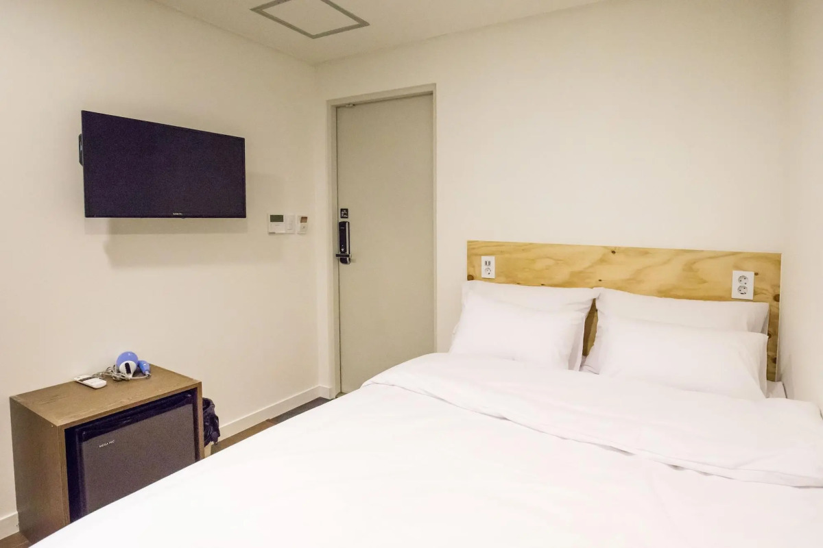Step Inn Myeongdong 2 - Hostel