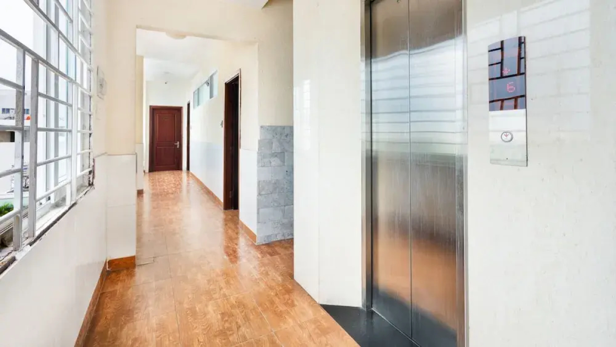 Queen Hotel Saigon Airport