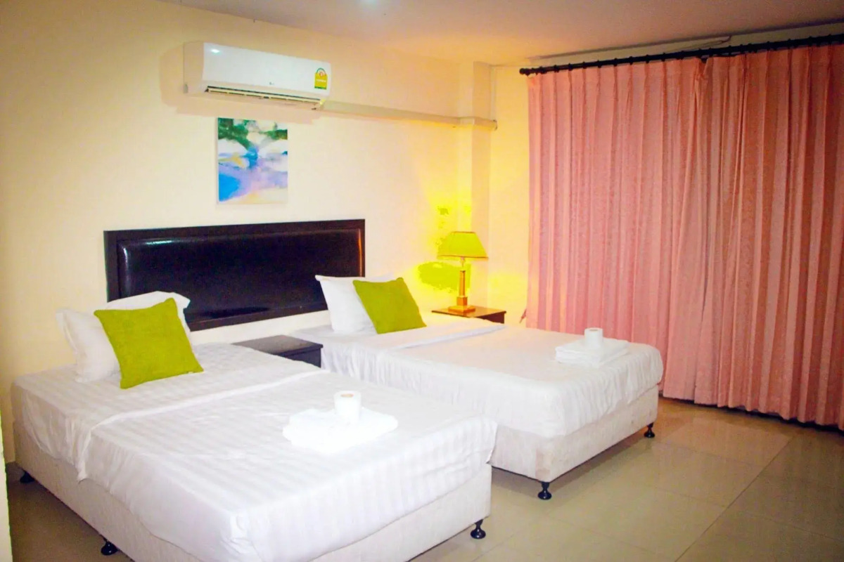 Royal Q&D Suites Hotel