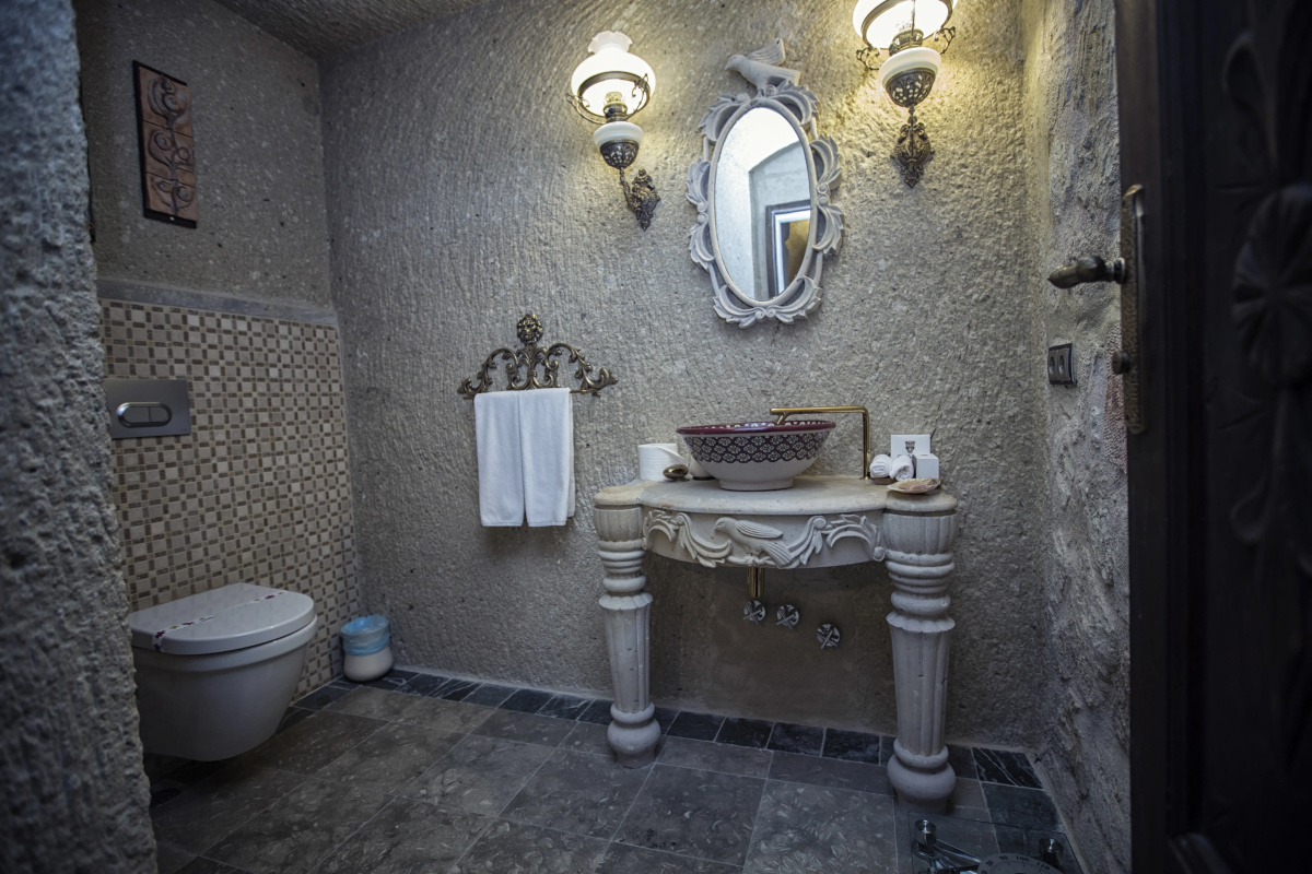 Elika Cave Suites & Spa
