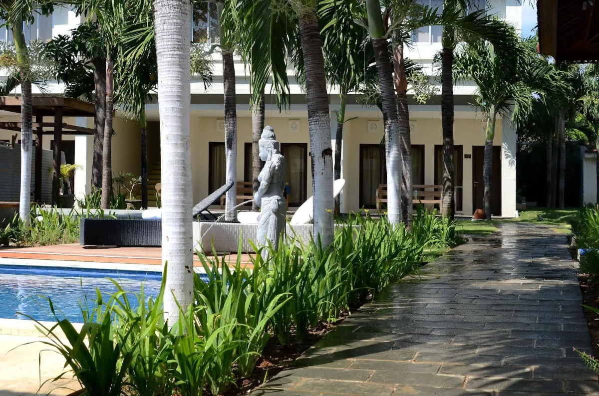 Bali Breezz Hotel