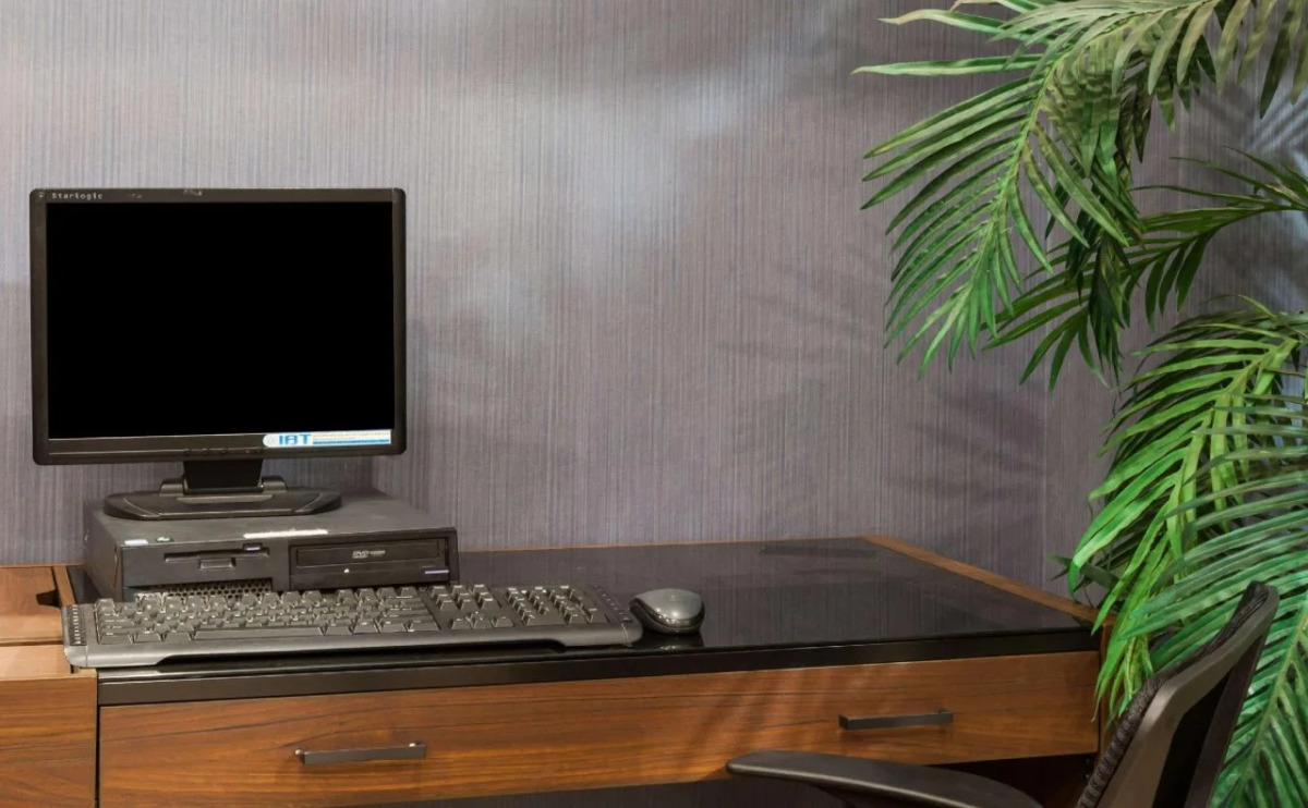 Days Inn by Wyndham Bakersfield