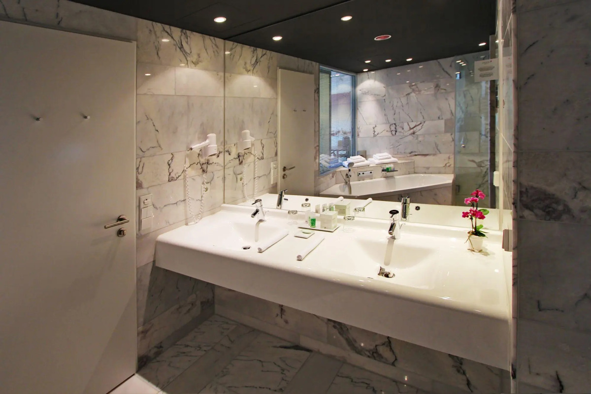 Отель Arcotel John F 