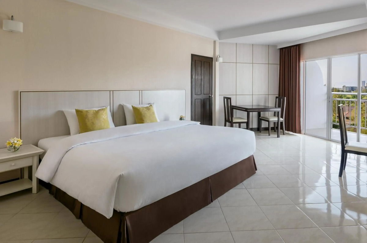 Seapine Beach Golf and Resort Hua Hin