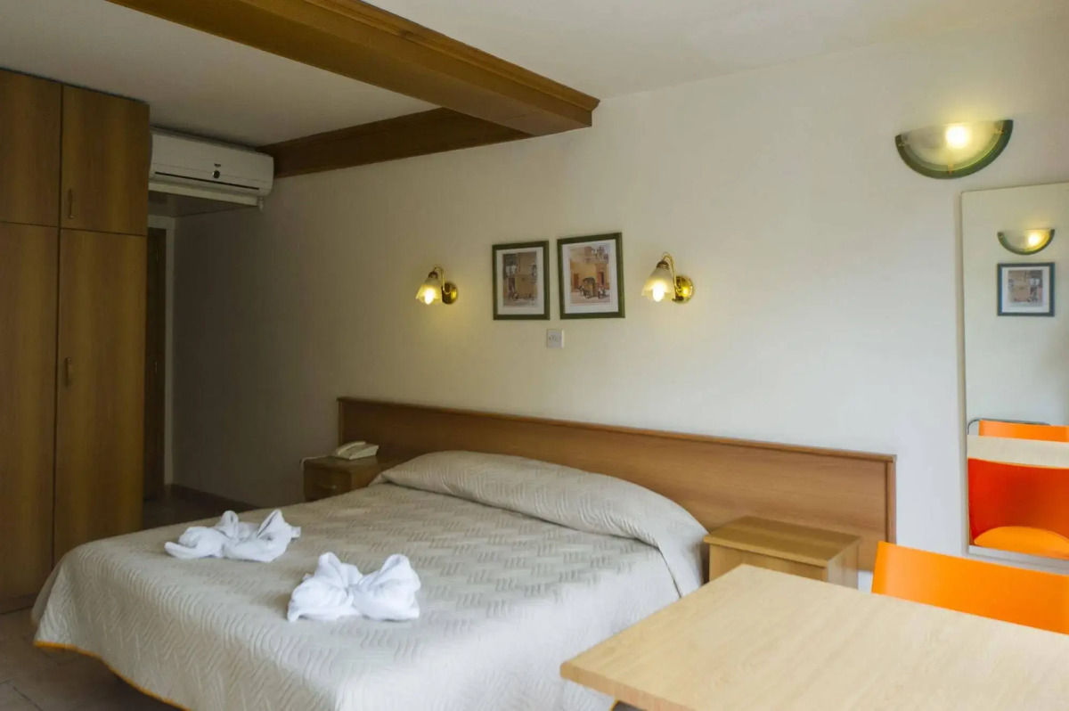 Rokna Hotel
