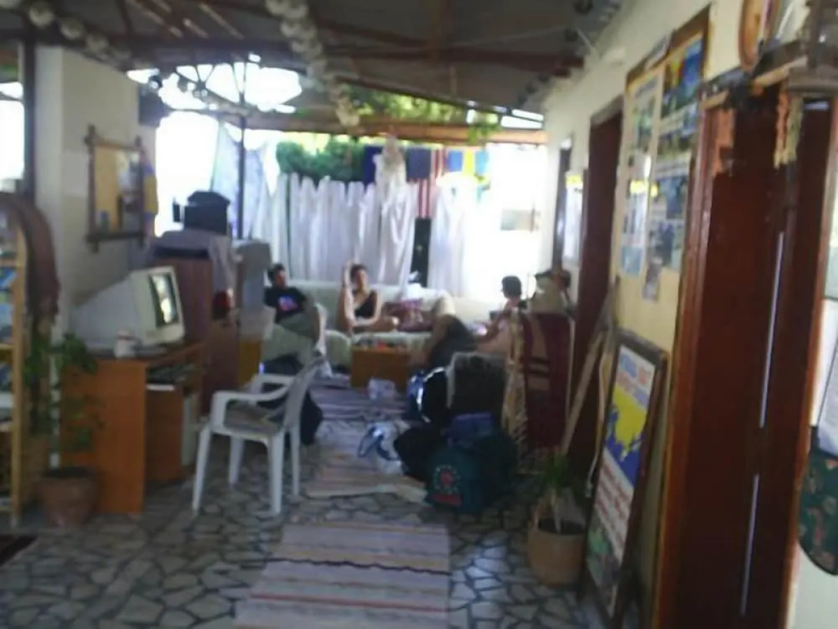 Ani Pension