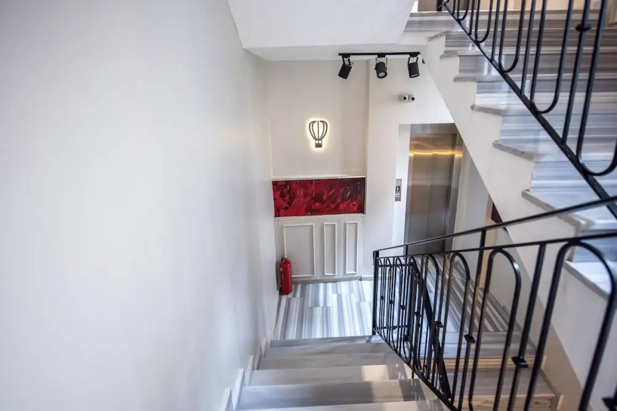 Bguest Pera Suites