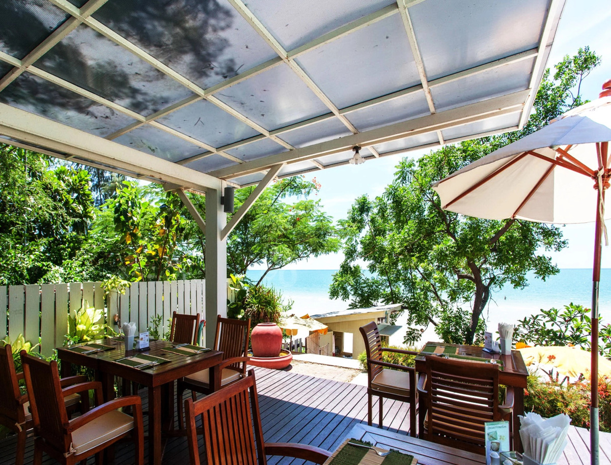 Baan Bayan Beachfront Hotel