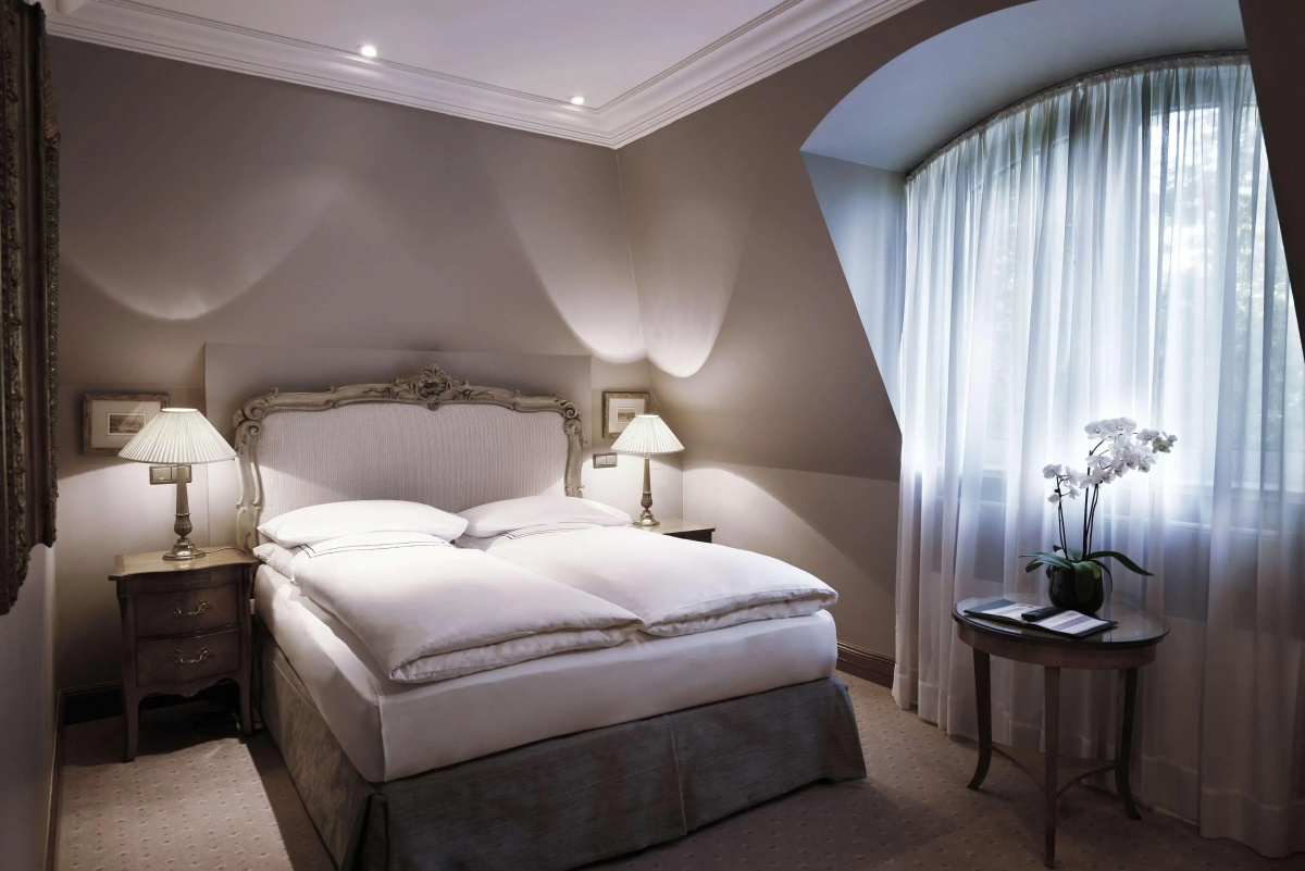 Schlosshotel Berlin By Patrick Hellmann