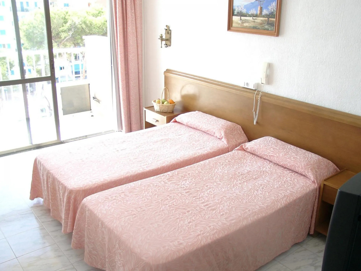 Отель Amic Miraflores