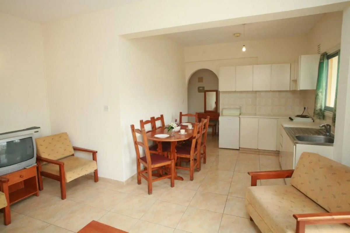 New York Plaza Hotel Apartments