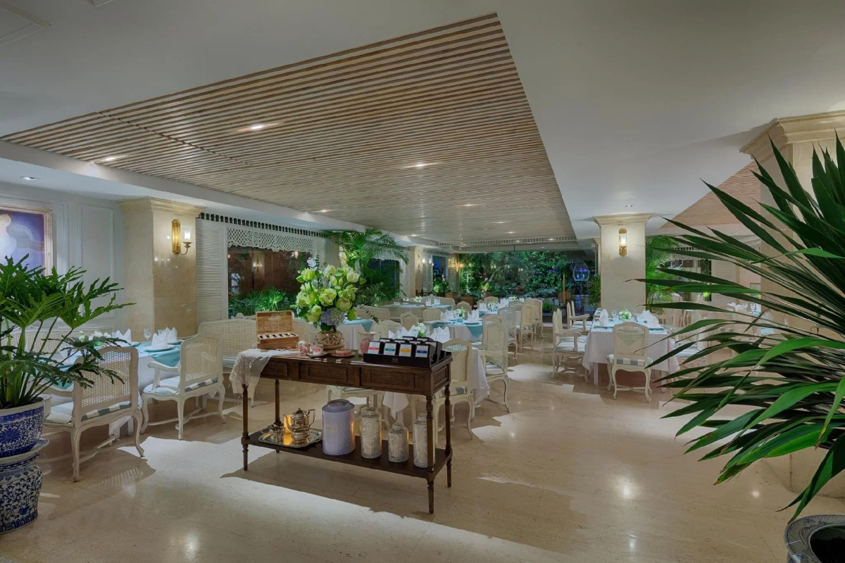 Au Lac Charner Hotel