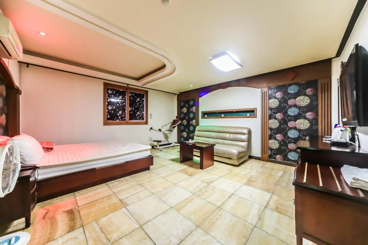 Plus Motel