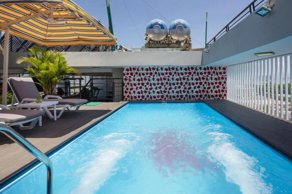 Maple Leaf Hotel & Apartment