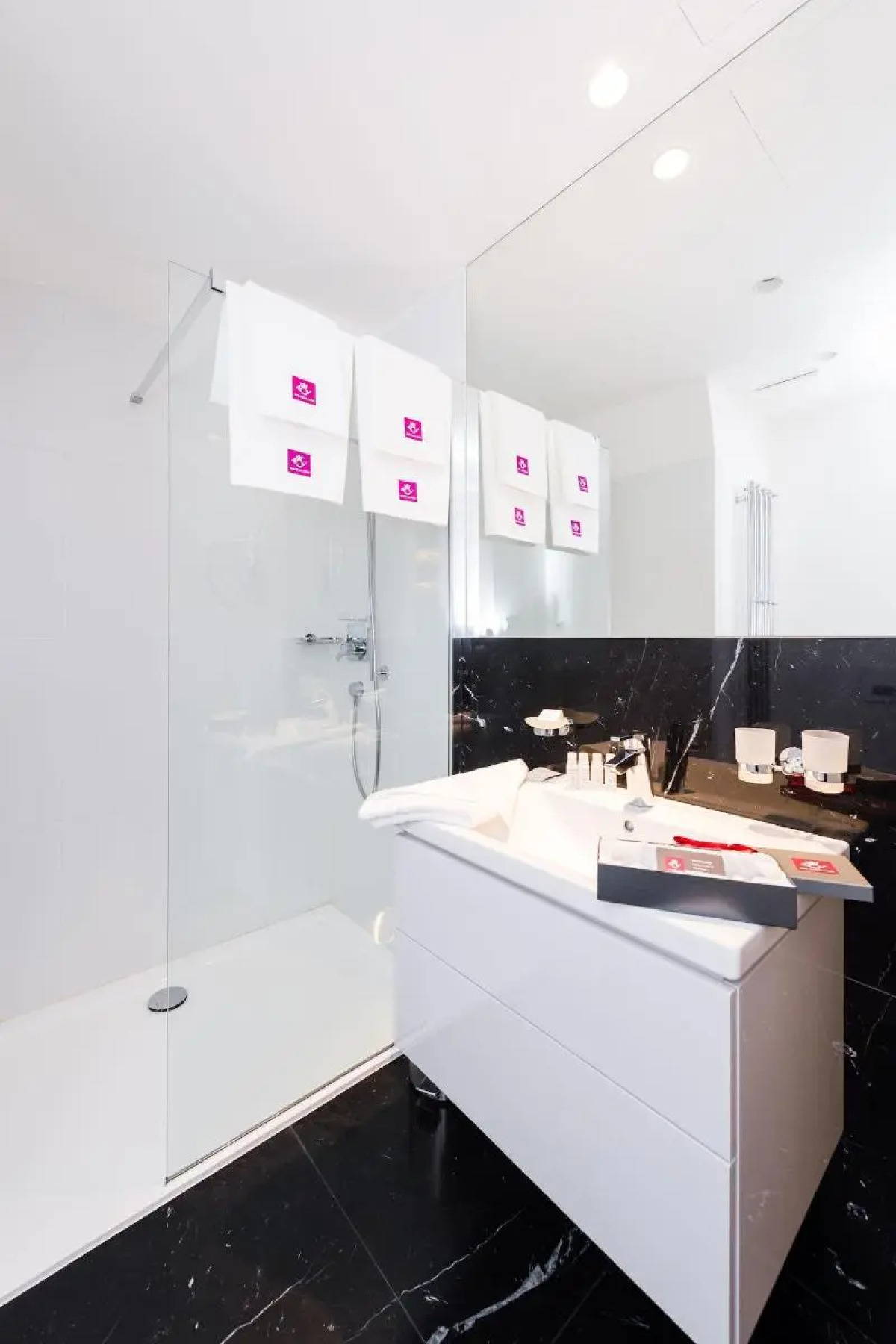 Old Royal Post Boutique Hotel & Premium Suites