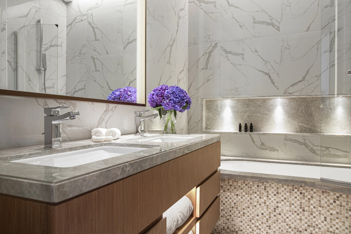 Al Jaddaf Rotana Suite Hotel