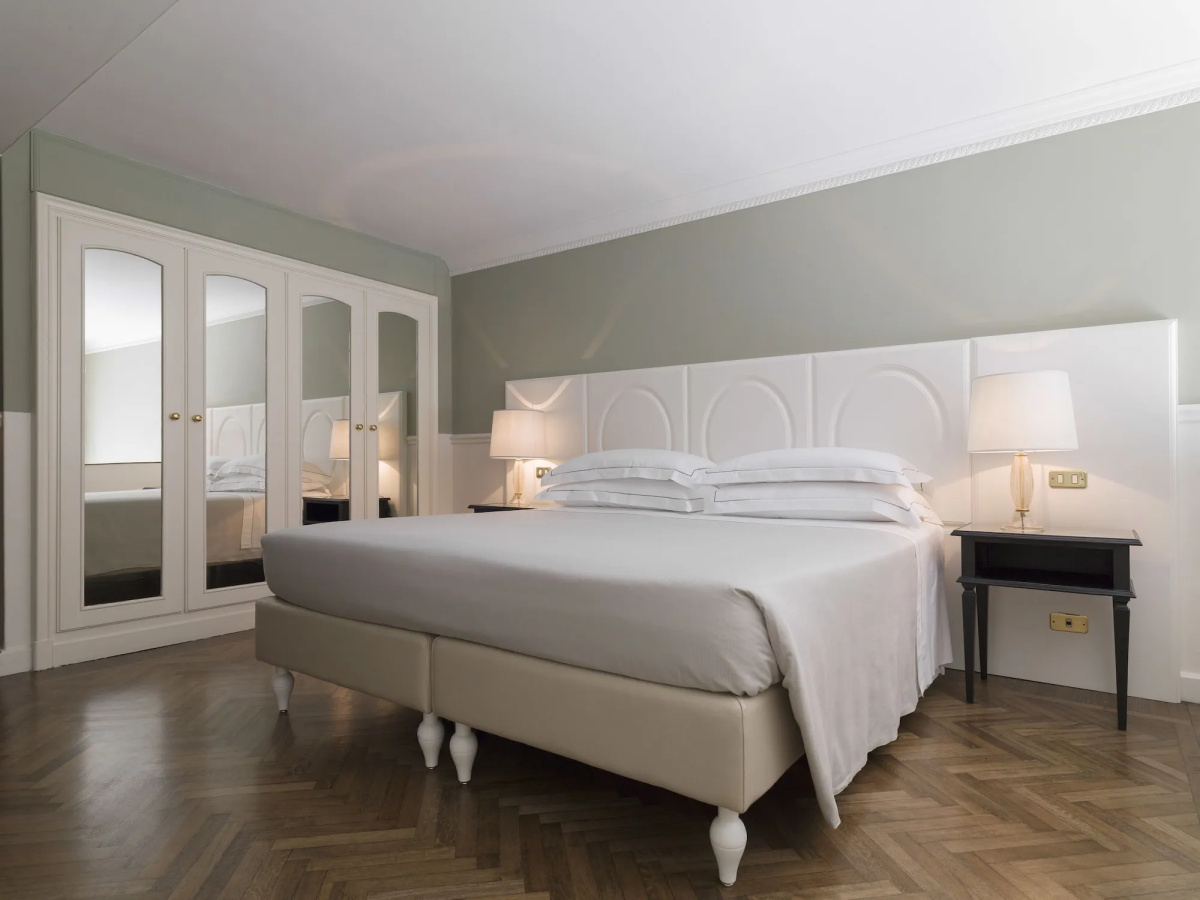 Plaza Hotel Lucchesi