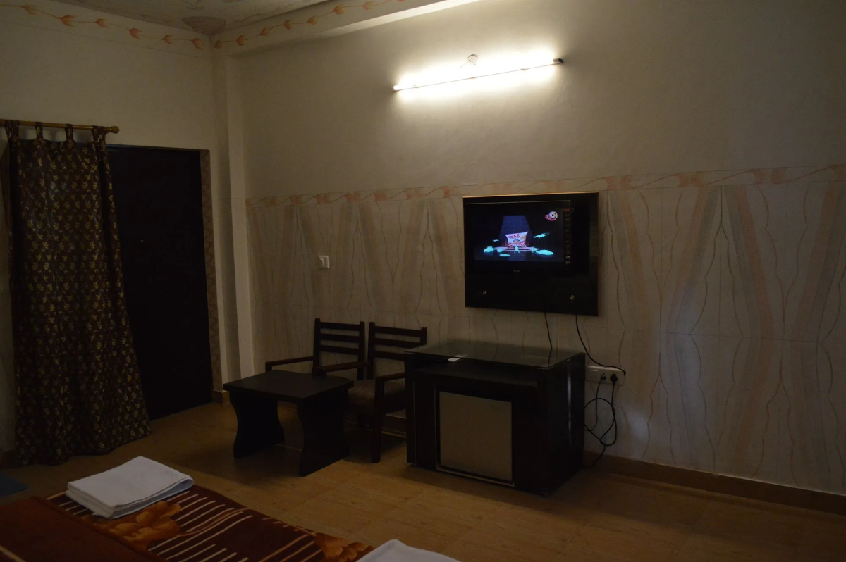 Hill Top Swiss Cottage