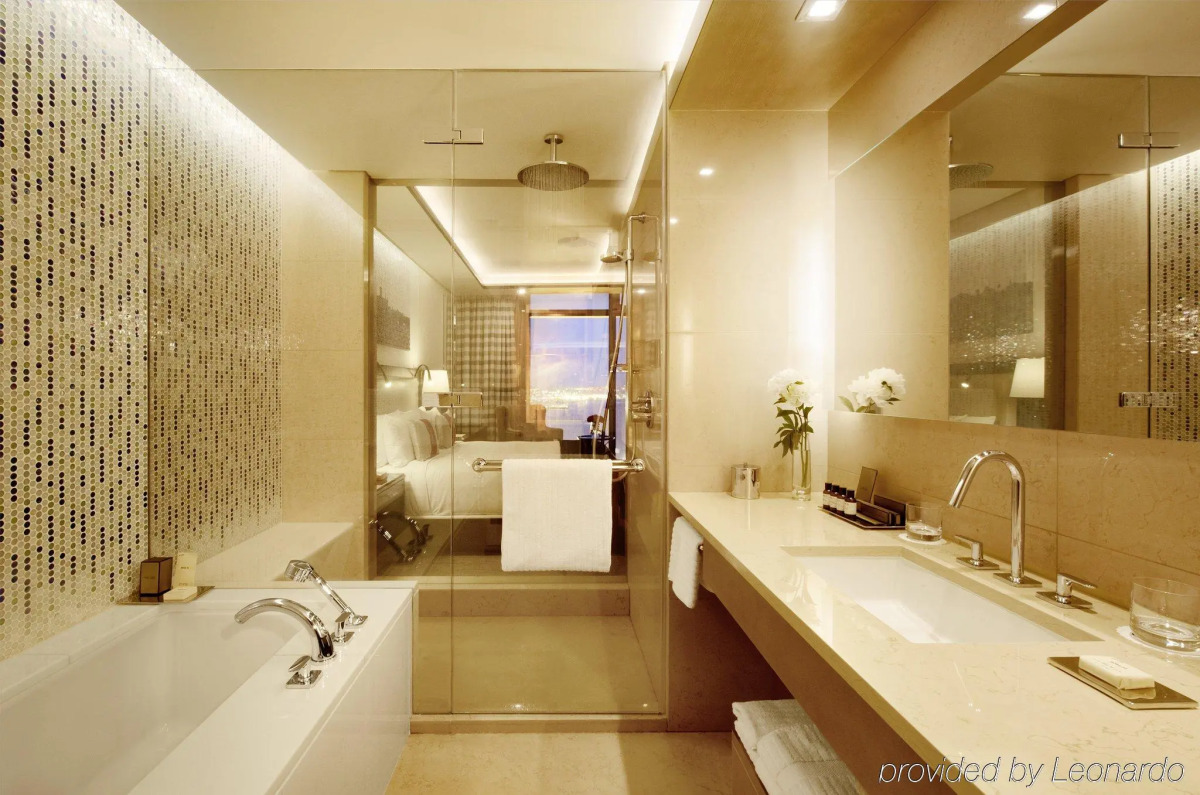 Отель Fairmont Baku at the Flame Towers