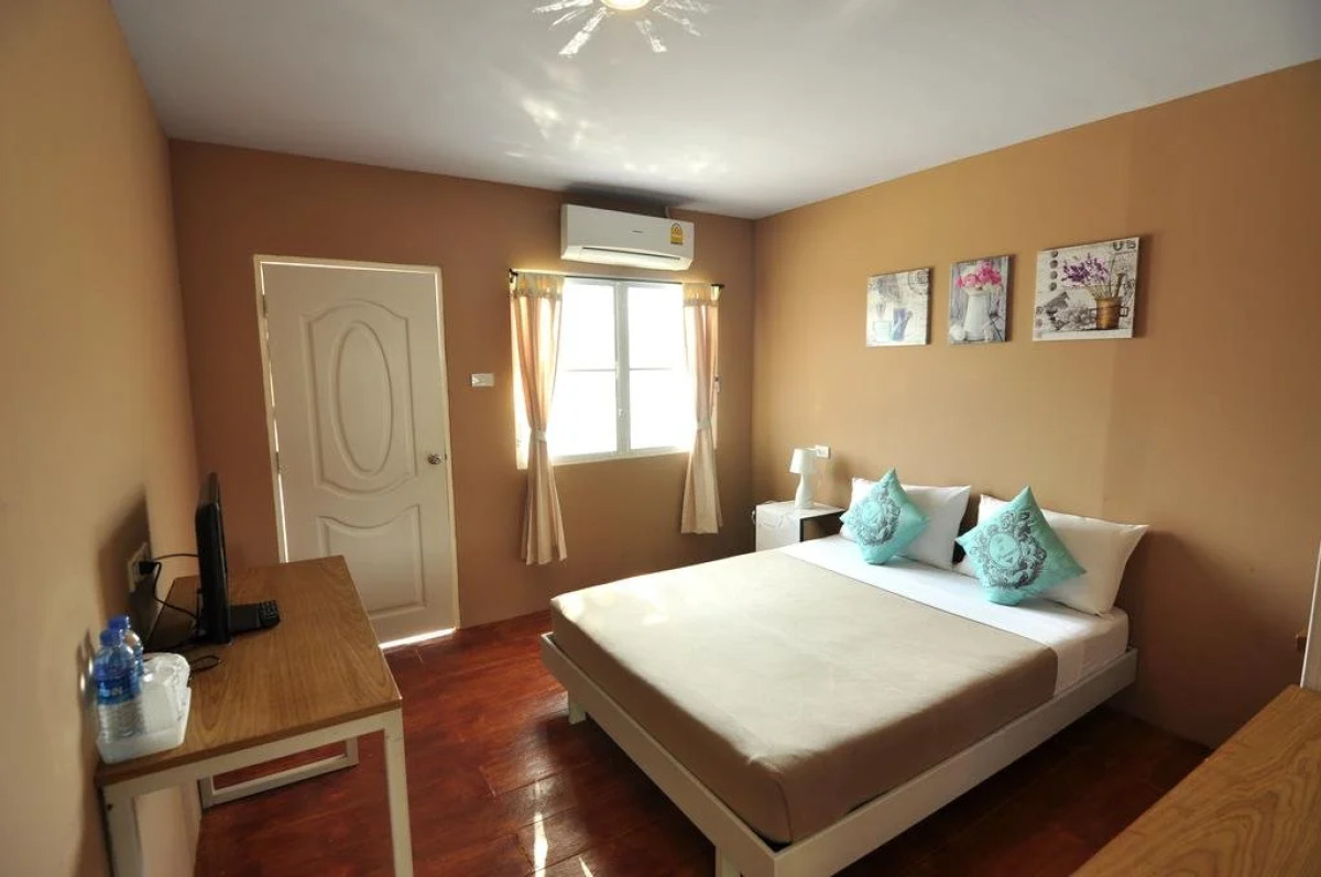 Phi Phi Uphill Cottage