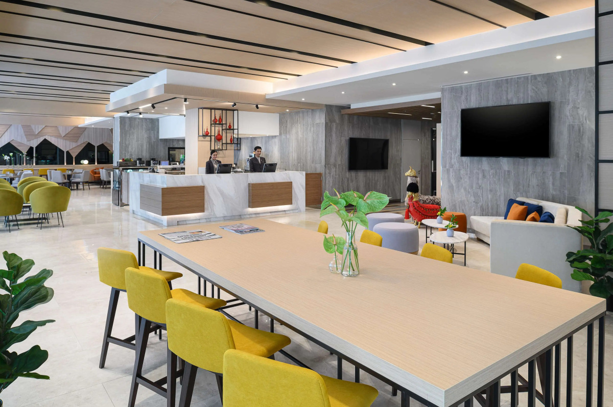 Отель PARKROYAL Suites Bangkok