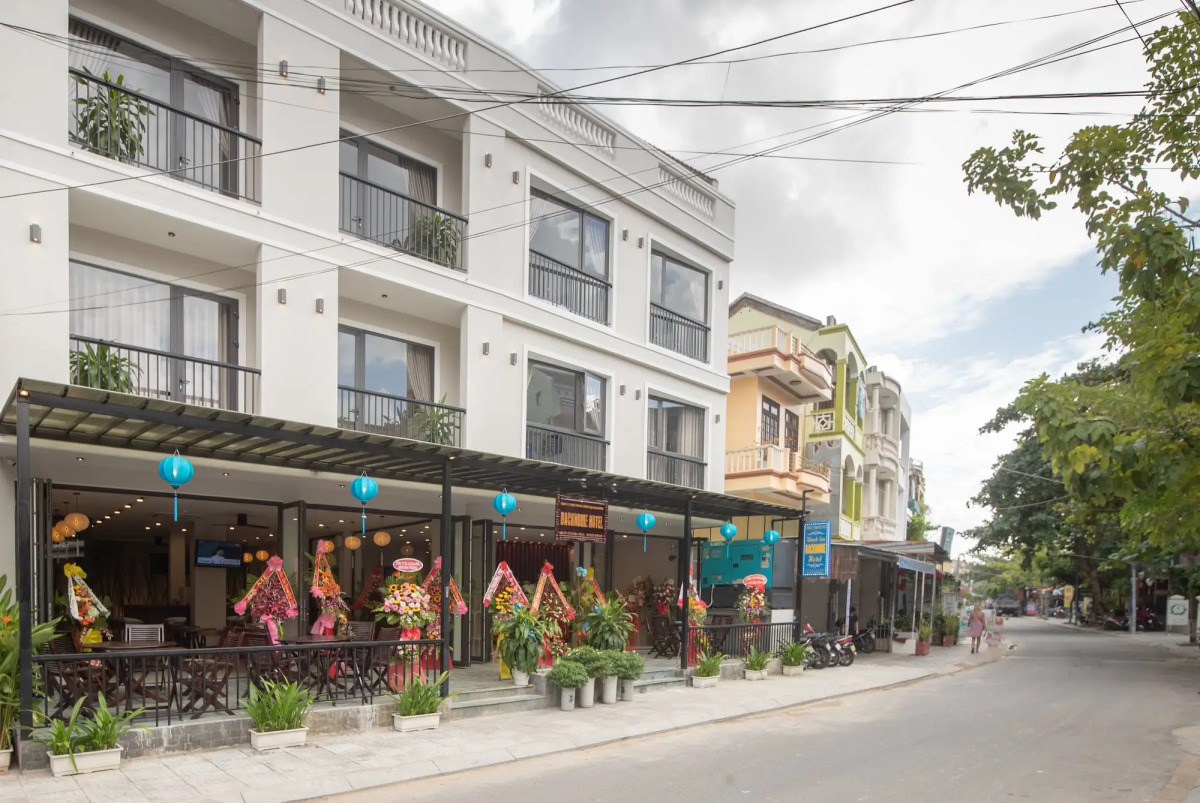 Backhome Hotel - Hostel