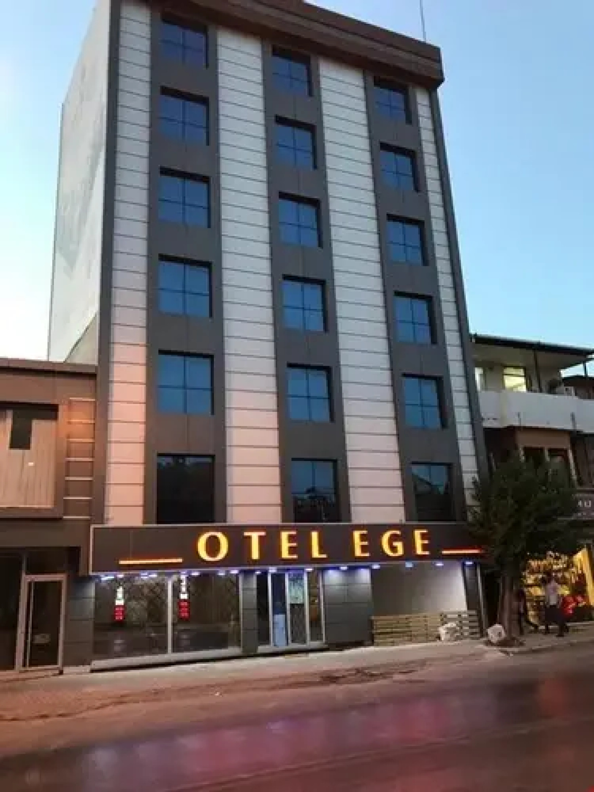 Otel ege