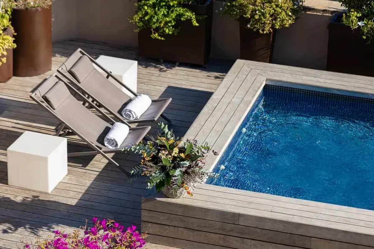 Duquesa Suites Landmark Hotel by Duquessa Hotel Collection