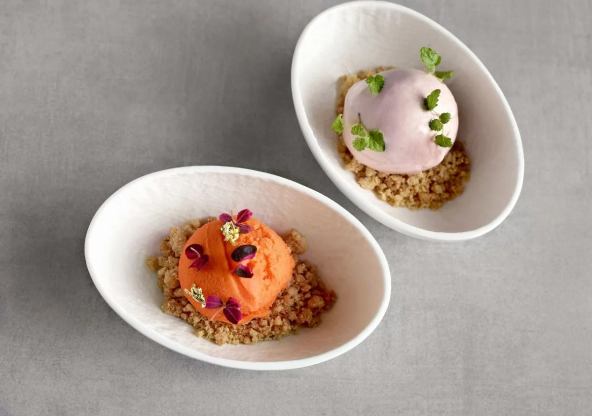 Maxwell Reserve Singapore, Autograph Collection