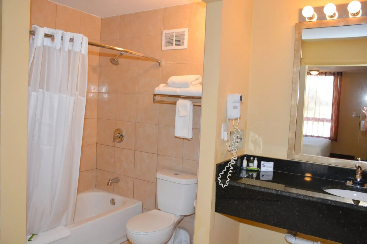 Grand Hotel Orlando at Universal Blvd - Shuttle to Theme Parks