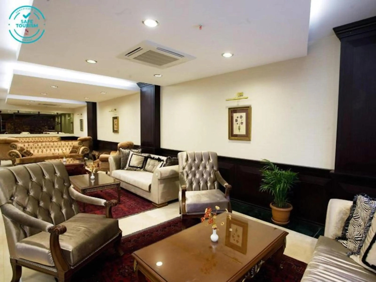 Maywood Hotel