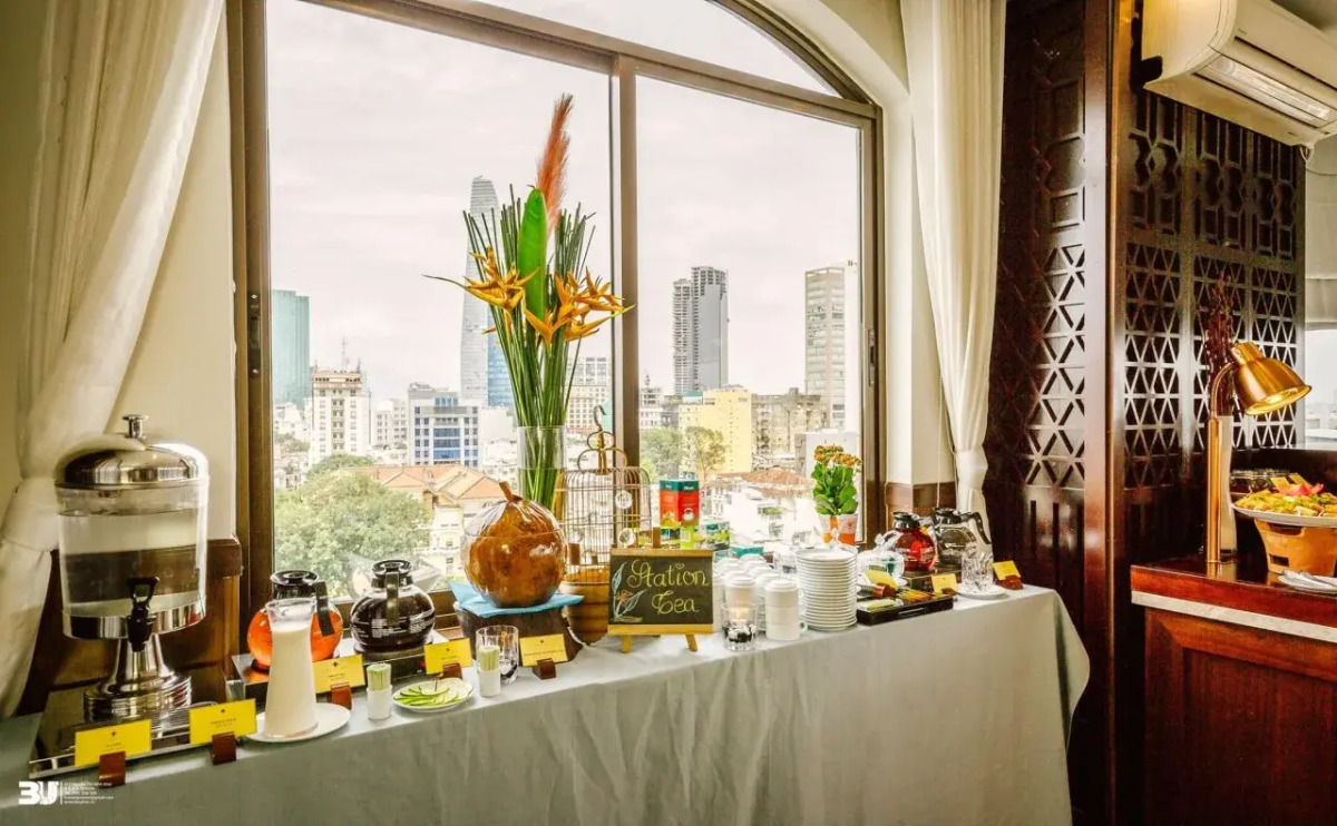 Happy Life Grand Hotel & Sky Bar