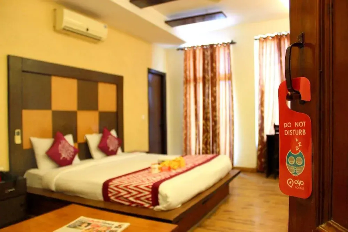 OYO 305 Hotel Rajdeep Palace