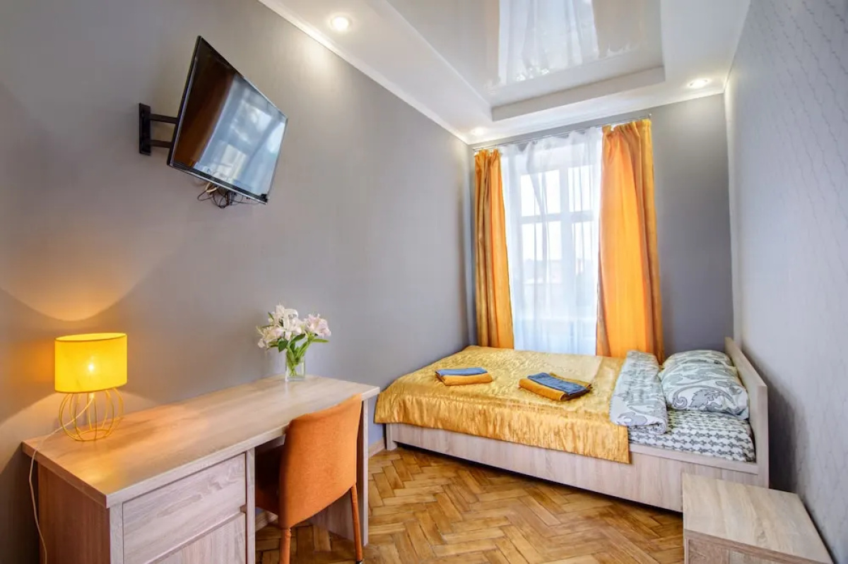 Theatrical Hostel