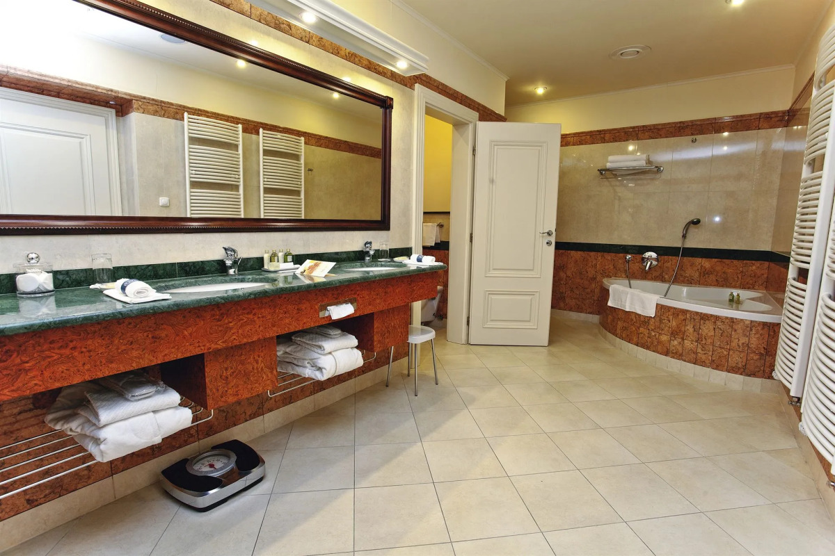 CARLSBAD PLAZA Medical Spa & Wellness hotel