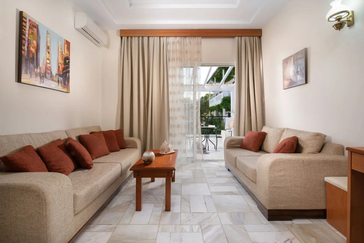 Porfi Beach Hotel
