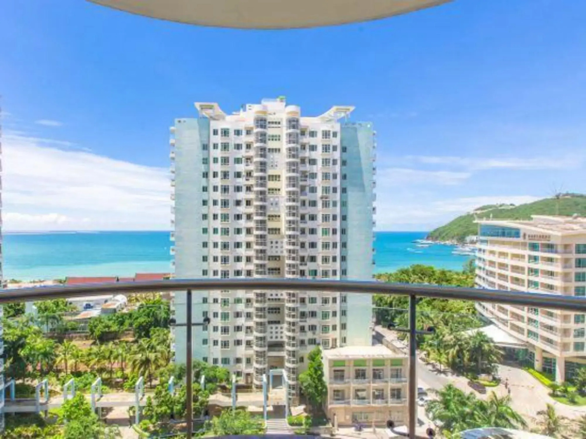 Sanya Hai Hua Apartment